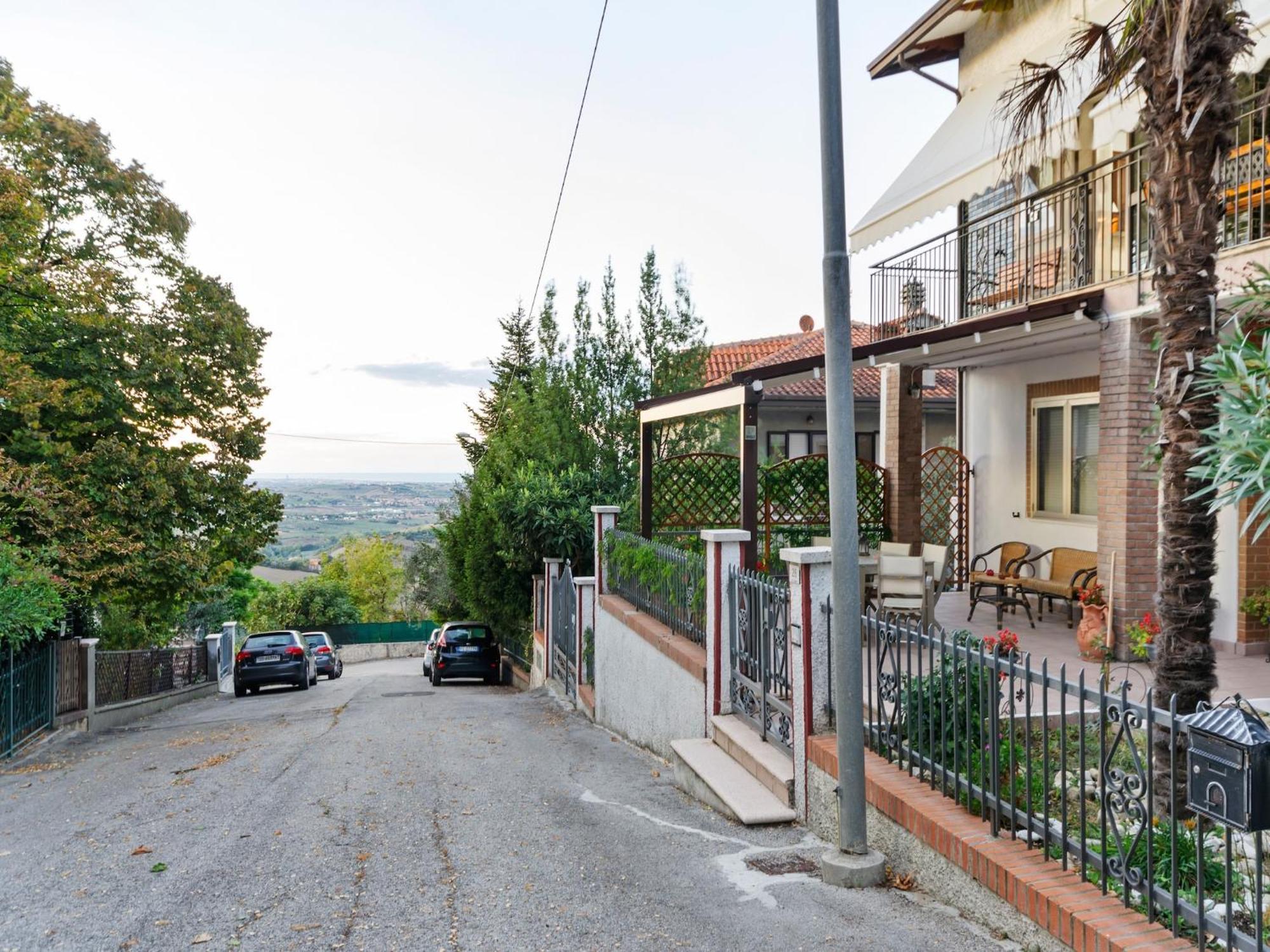 Pleasant Apartment With Courtyard Saludecio Экстерьер фото
