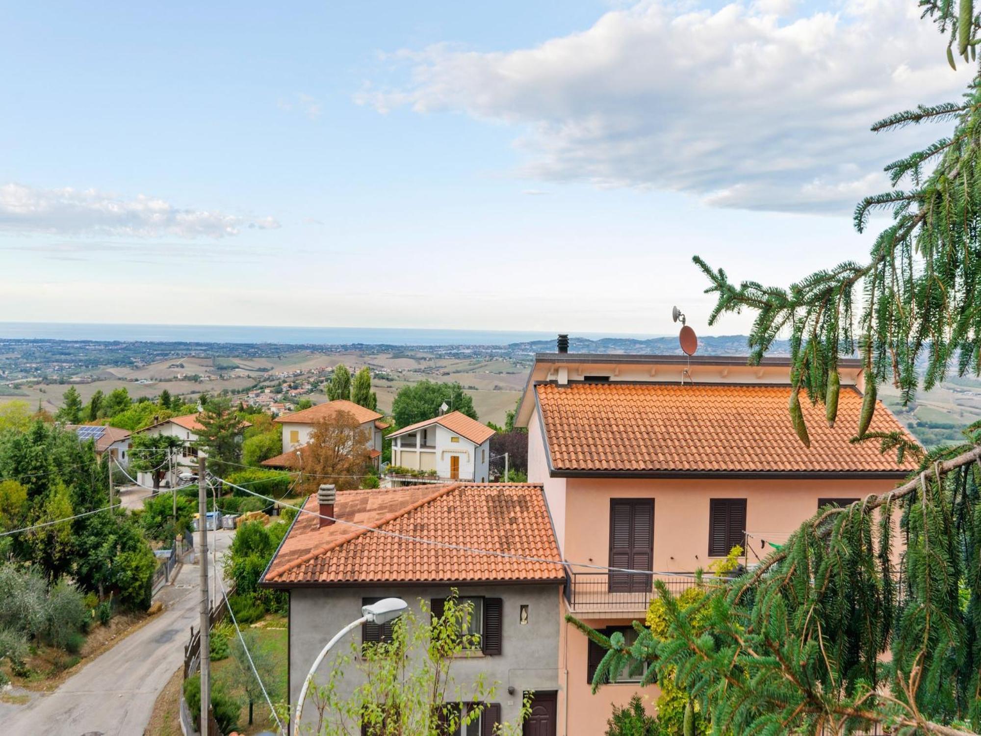 Pleasant Apartment With Courtyard Saludecio Экстерьер фото
